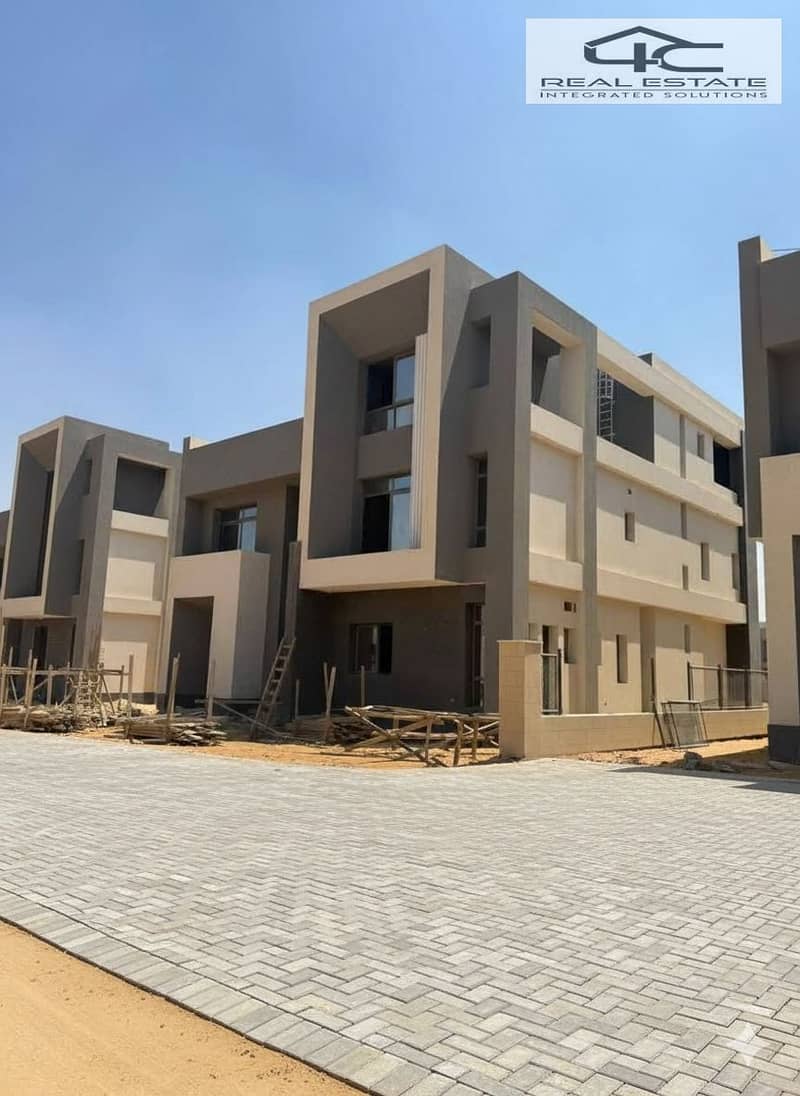 4 Gemini_Generated_Image_58qllz58qllz58ql. png