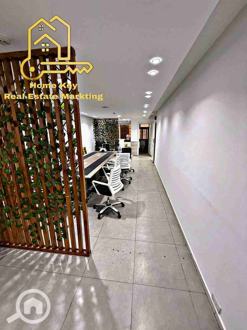 2 Picsart_25-11-04_13-45-45-703. jpg