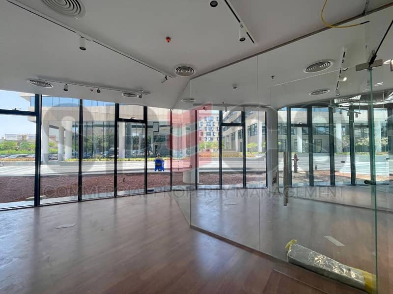 photo_5967302676754581391_y. jpg