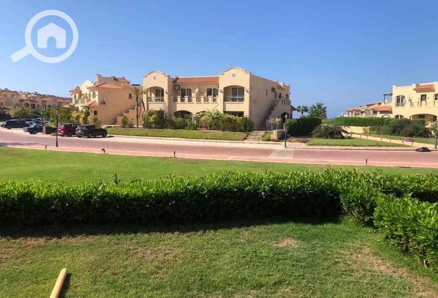 4 69b83fa4-1546-41b3-bc2f-1fecd8345e7e. jpeg