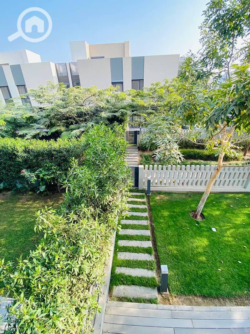 5 921e7c24-ae35-4555-a04a-bb67f47c0ce7. jpeg