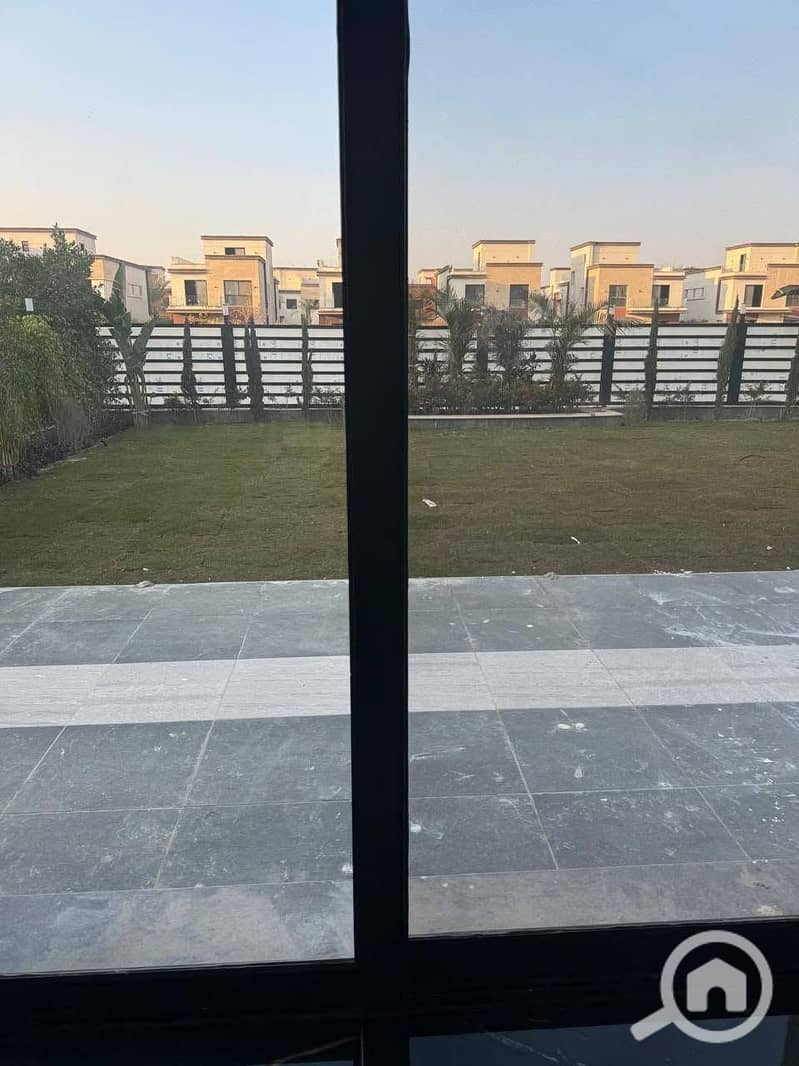 10 96504152-3928-4b39-a8bf-2be6c4275e58. jpeg