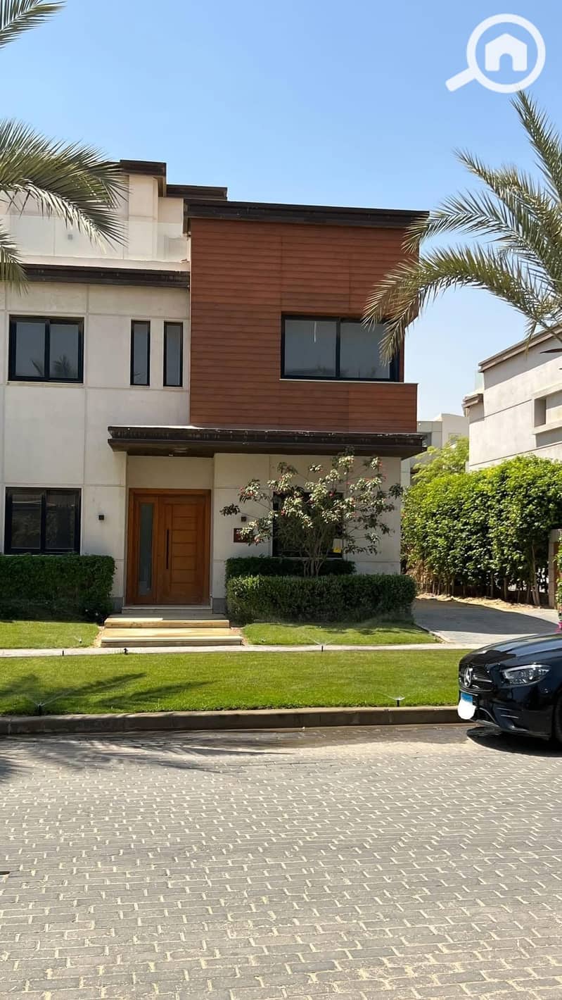 12 1c745810-f6c3-46ef-83d9-51b81f259813. jpeg