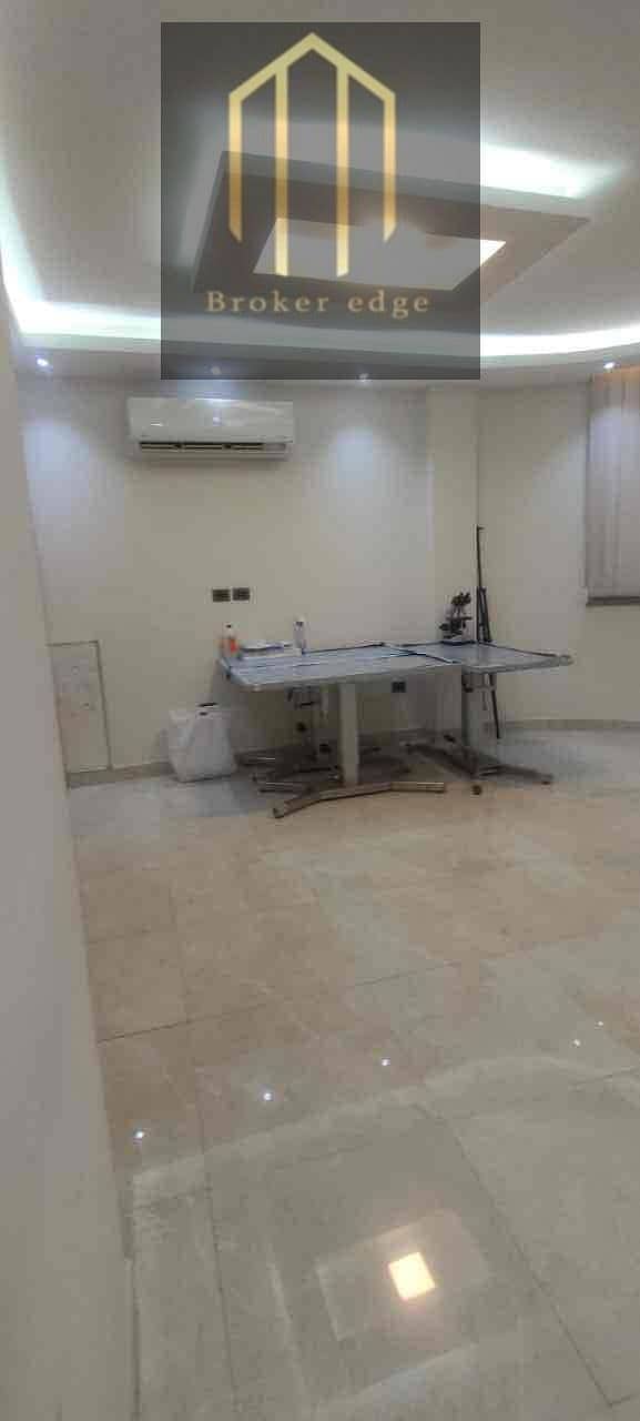 7 8fd9eb15-6f7d-437b-a680-fd1ad247a64f. jpg