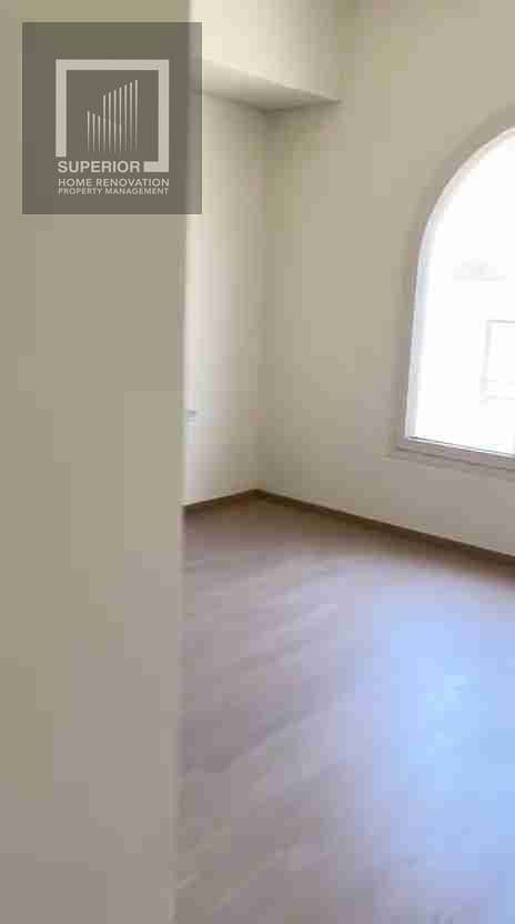 16 1000403866_frame_8. jpg