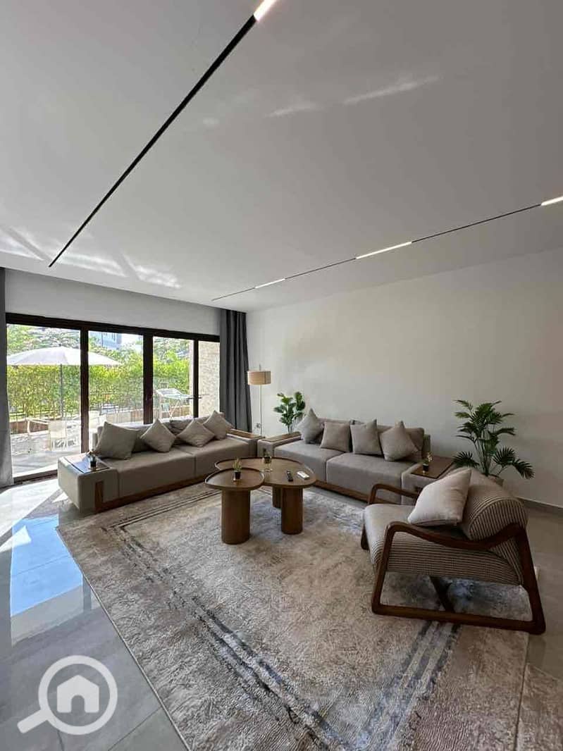 4 c4773d37-799f-416c-aae9-5e6388a7750d. jpg