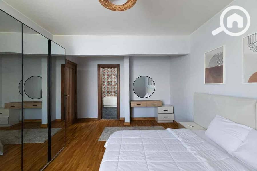 17 e0ea9c1d-0b70-410d-87d7-06d61dd9bf9e. jpg