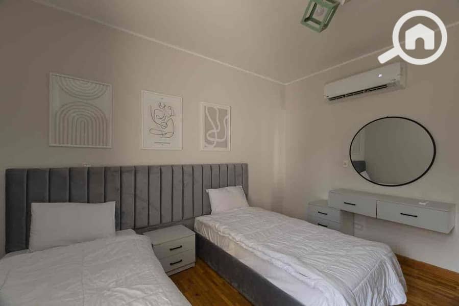 22 4de78f44-29d4-4a09-b4cb-92cbe0a79749. jpg