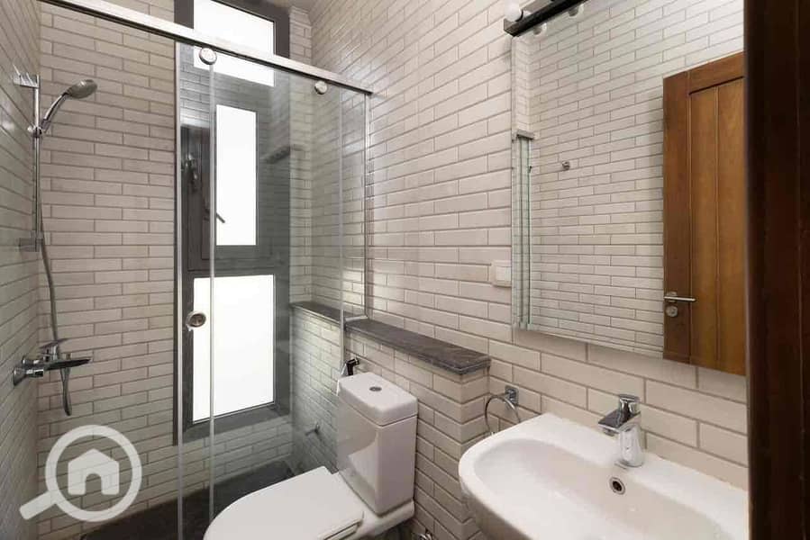 24 f723e75c-e0a5-461b-9d15-6a58b7717570. jpg