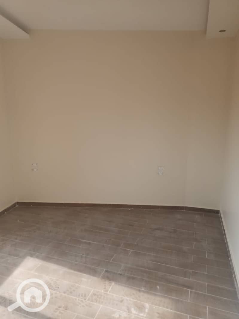 10 WhatsApp Image 2025-11-28 at 3.15. 54 PM. jpeg