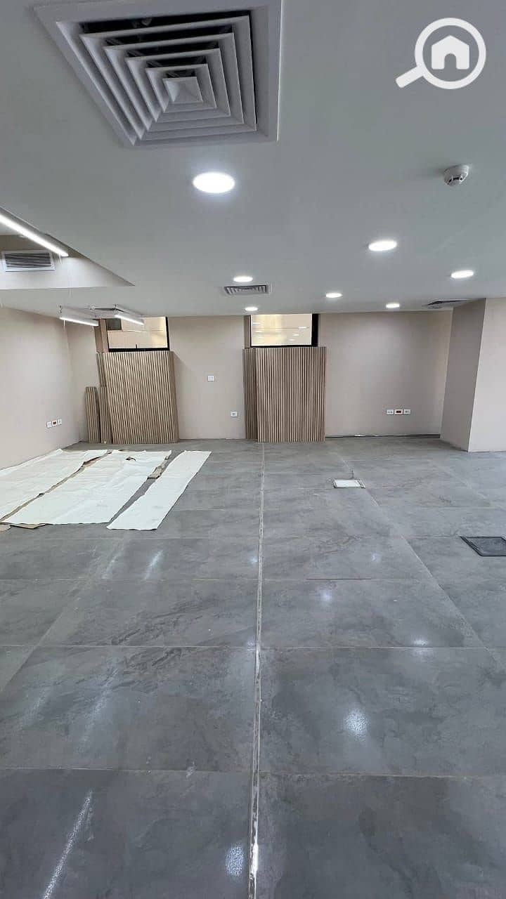 2 70748dc1-dfba-4096-a815-5d381b54fa6b. jpg