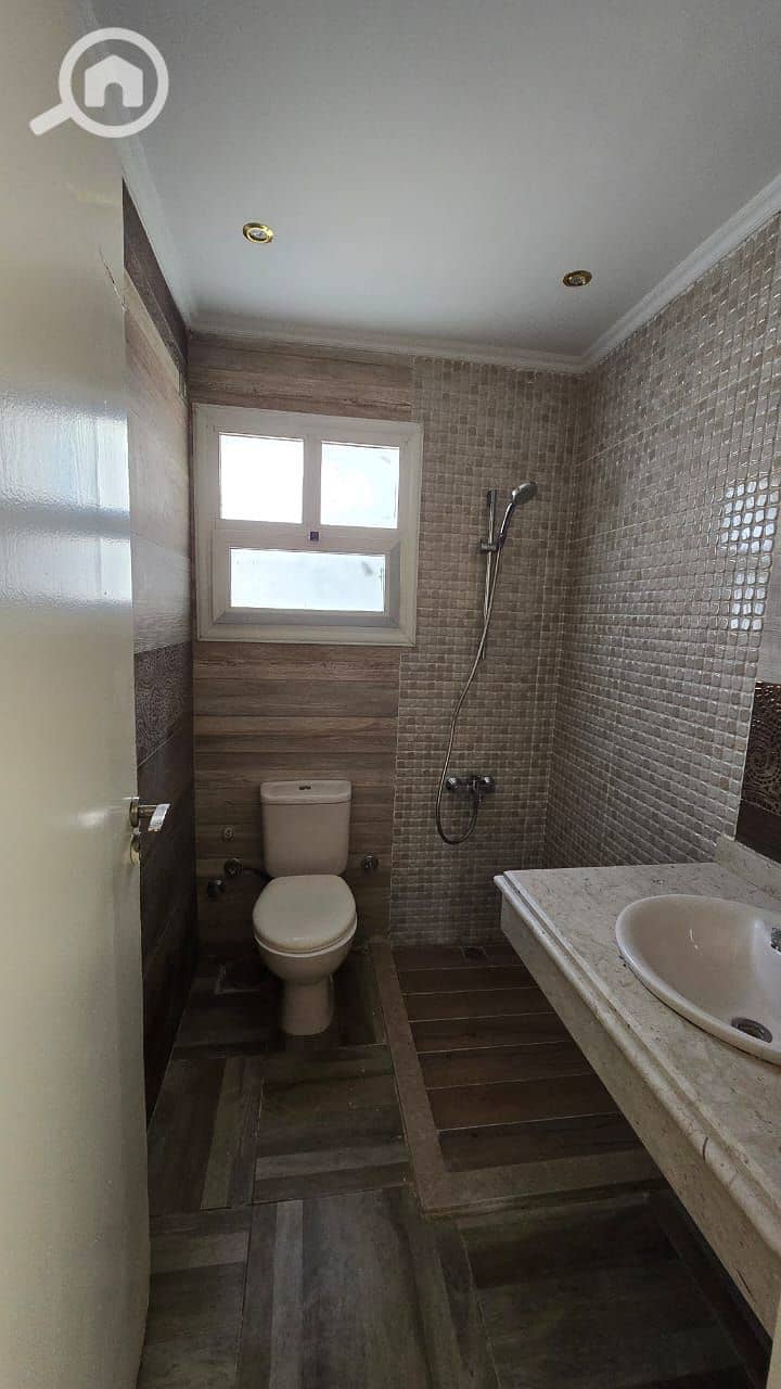 6 8263fcb3-0f1f-4ad7-a1eb-dfe547a74139. jpg