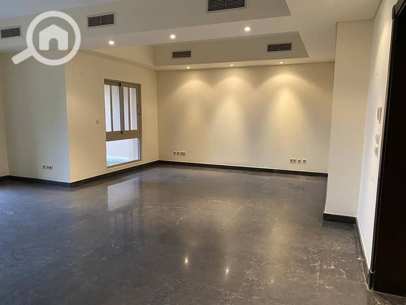 6 5af3f884-516f-467b-82ac-11591bcc921b. jpg