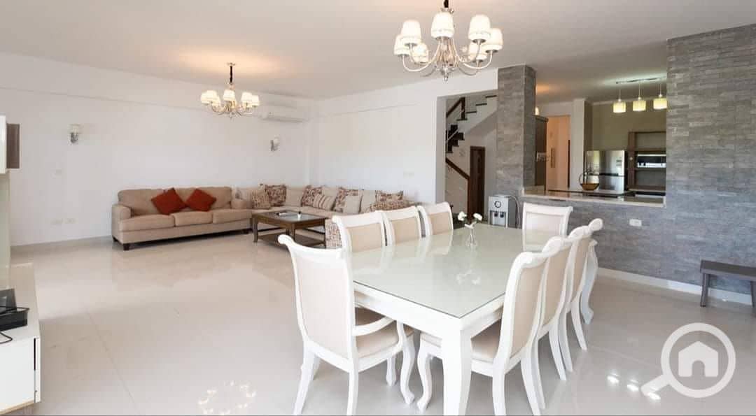 6 449121271_2489338014602593_3746807684012610213_n. jpg