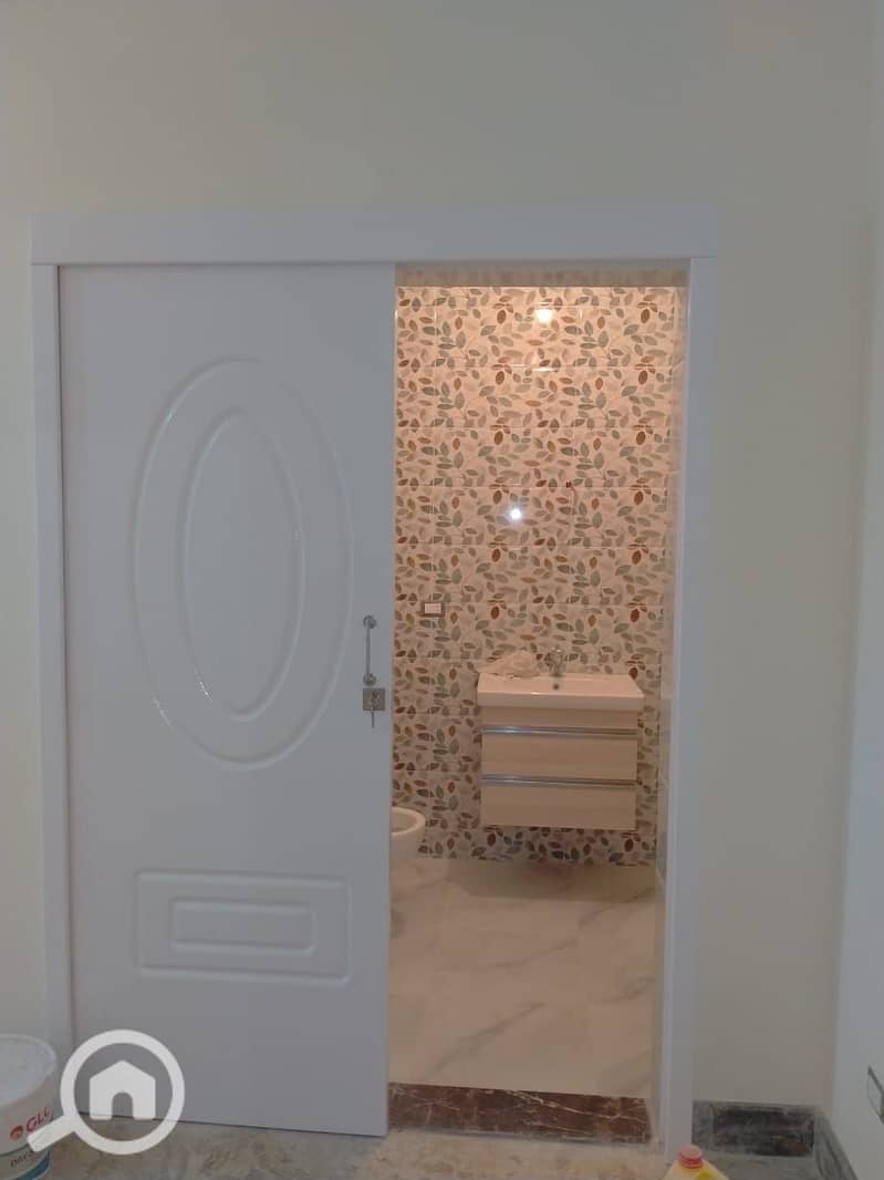 10 4e096e7b-b961-47bf-a55b-693b1256f23b. jpg