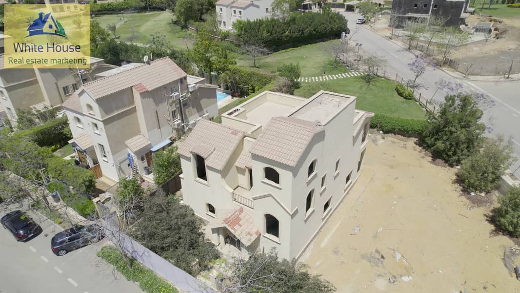 4 2fedea1c-ad47-48de-9d5d-8b00a185cd9f. jpg