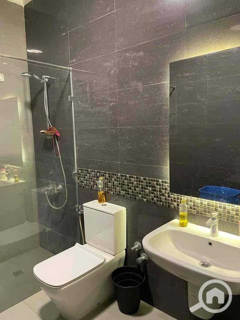 10 8993a921-8c1e-48bc-9089-0d0571c5c1de. jpg