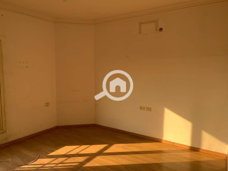 12 fc642ab9-4112-4725-ba60-8ca23dff627a. jpeg