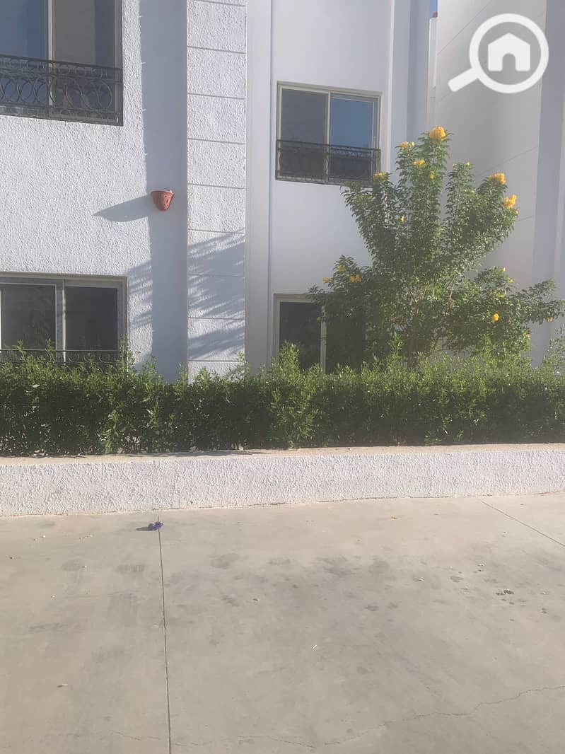 17 7e0a533c-c8b7-44b7-a077-c2fb22fbe136. jpg