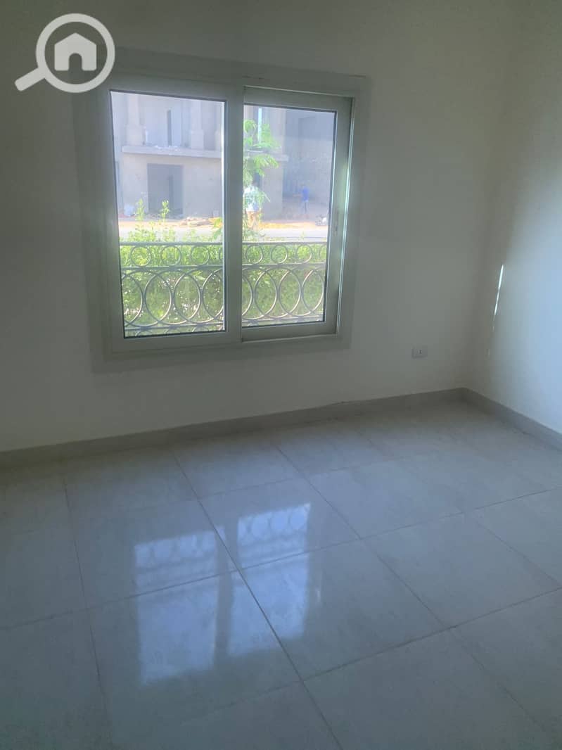 18 fcea70bd-5593-45e9-8d91-a85bd2e6a6a0. jpg