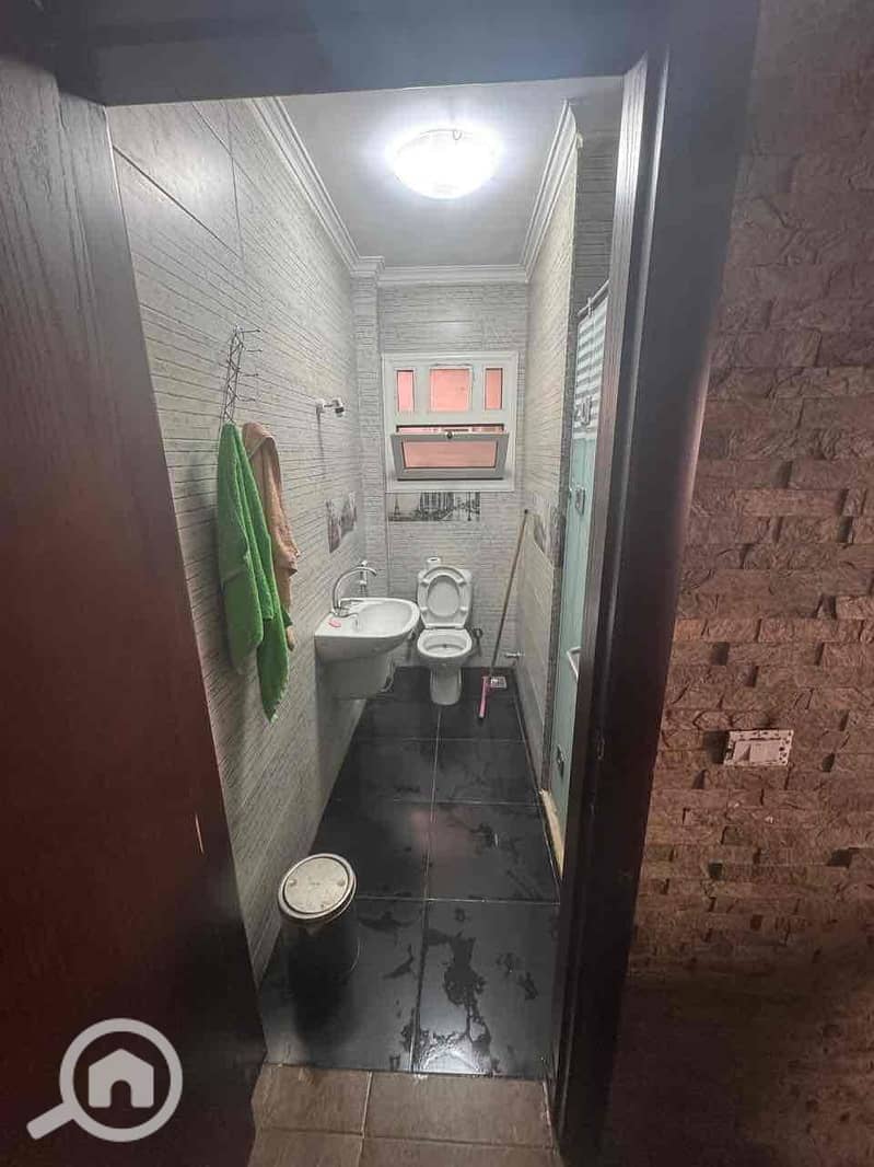 7 984d10c8-eaa5-4b37-b564-b78384571689. jpg