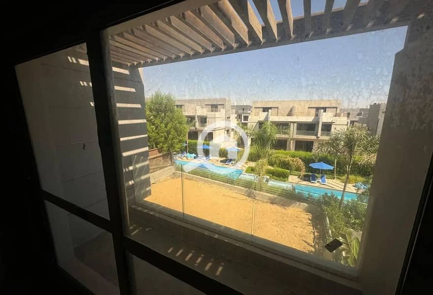 3 7629021-7c85bo. jpg