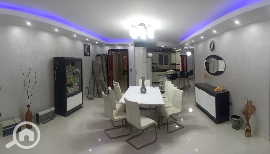 4 7fd3ce7e-de32-44b4-aa33-025351975415. jpeg