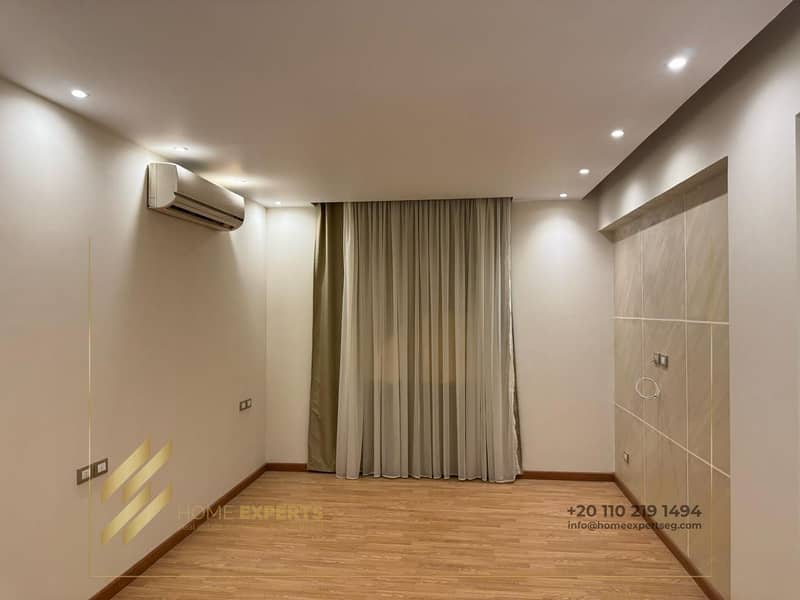 5 b2b63f4b-7030-406b-bdd7-2a9f978d7259. jpg