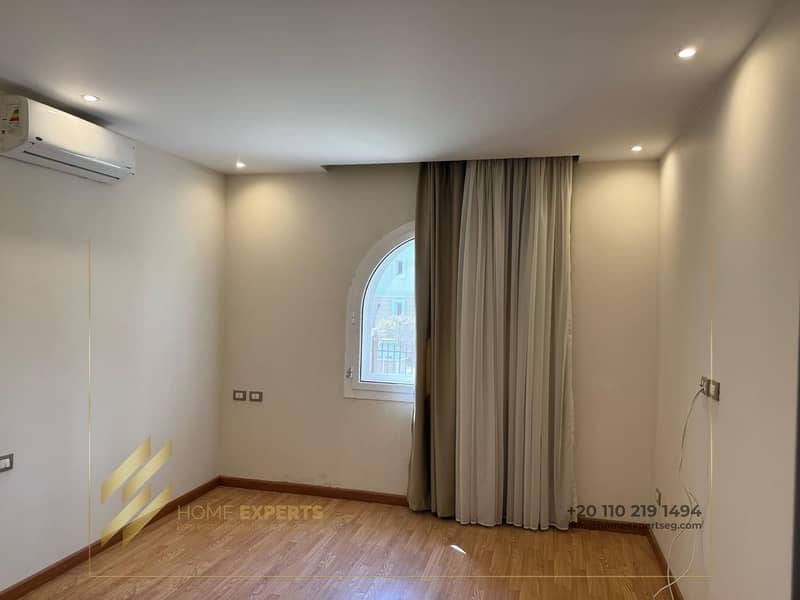 6 2e2756a5-b20e-4e24-b60a-2f69f530ab5a. jpg