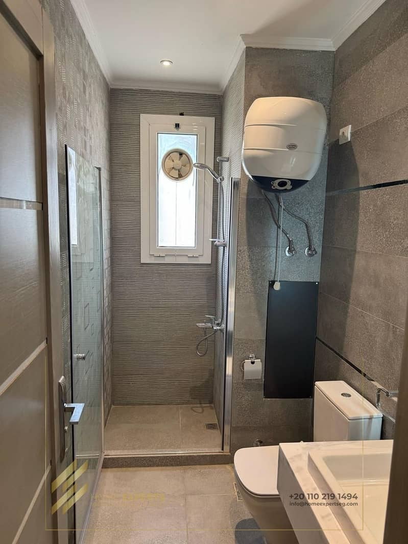 10 f44be8ac-7185-4373-8ac7-875b6ed8ff70. jpg