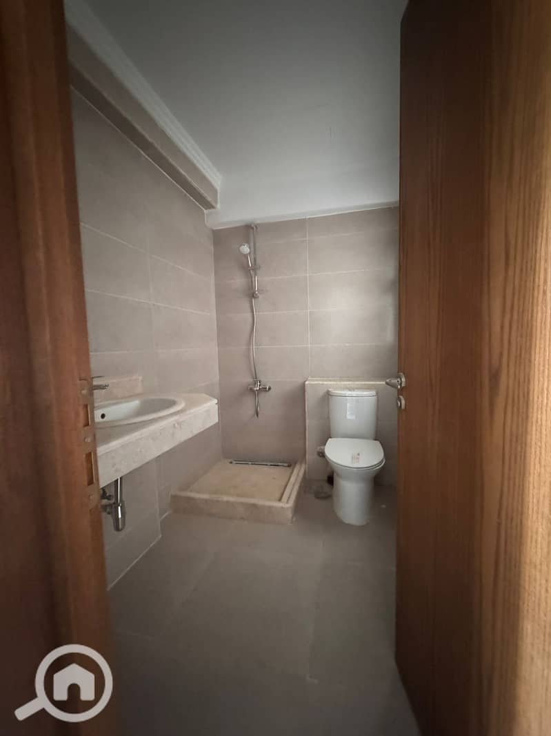 4 52aa9b14-41b5-45e9-a980-79f12d68609b. jpg