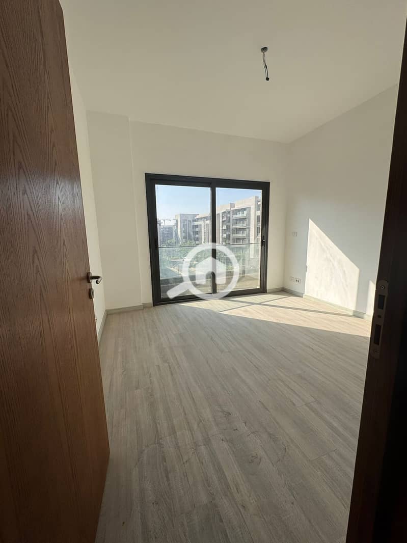 6 987b4a26-a1eb-40b1-b808-8eacbb267784. jpg