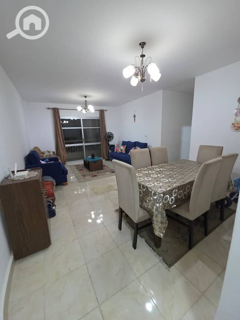 4 c8160974-0cd7-43b4-9edd-2df89a3a2314. jpg