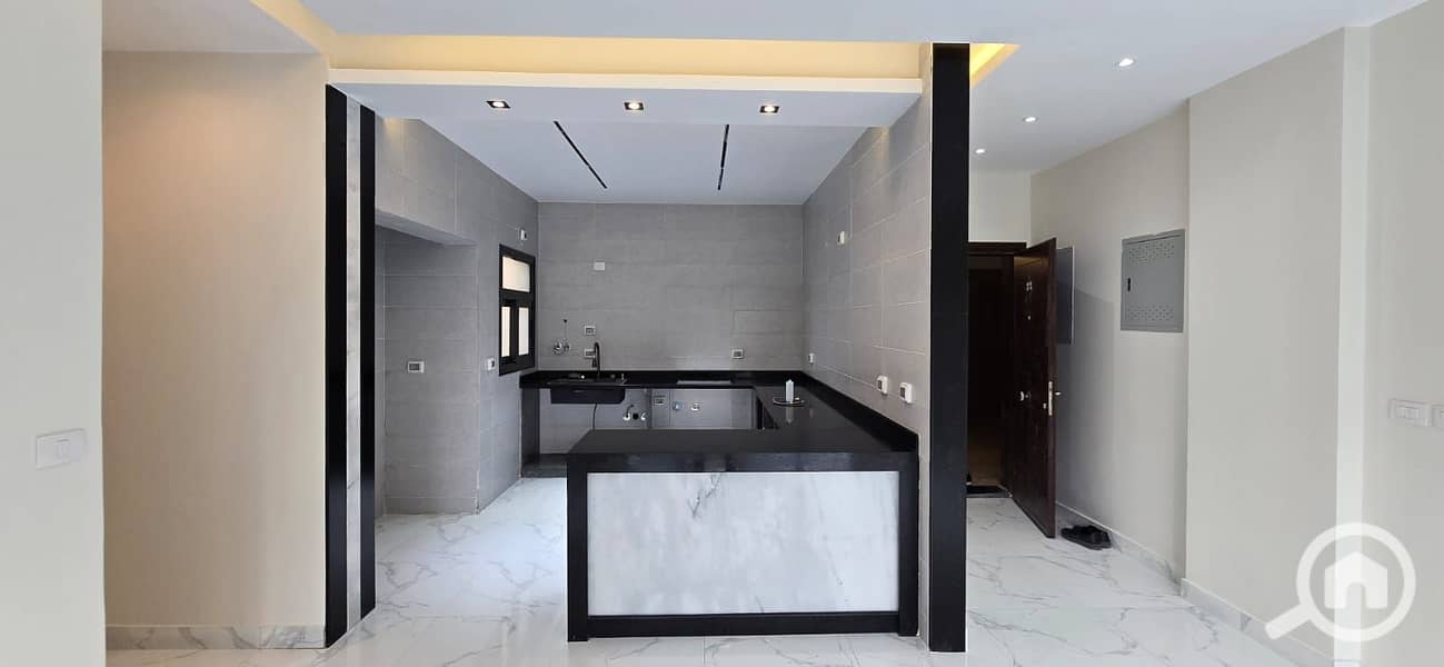 2 d9f2284f-19fe-48ce-a473-be848d72460f. jpg