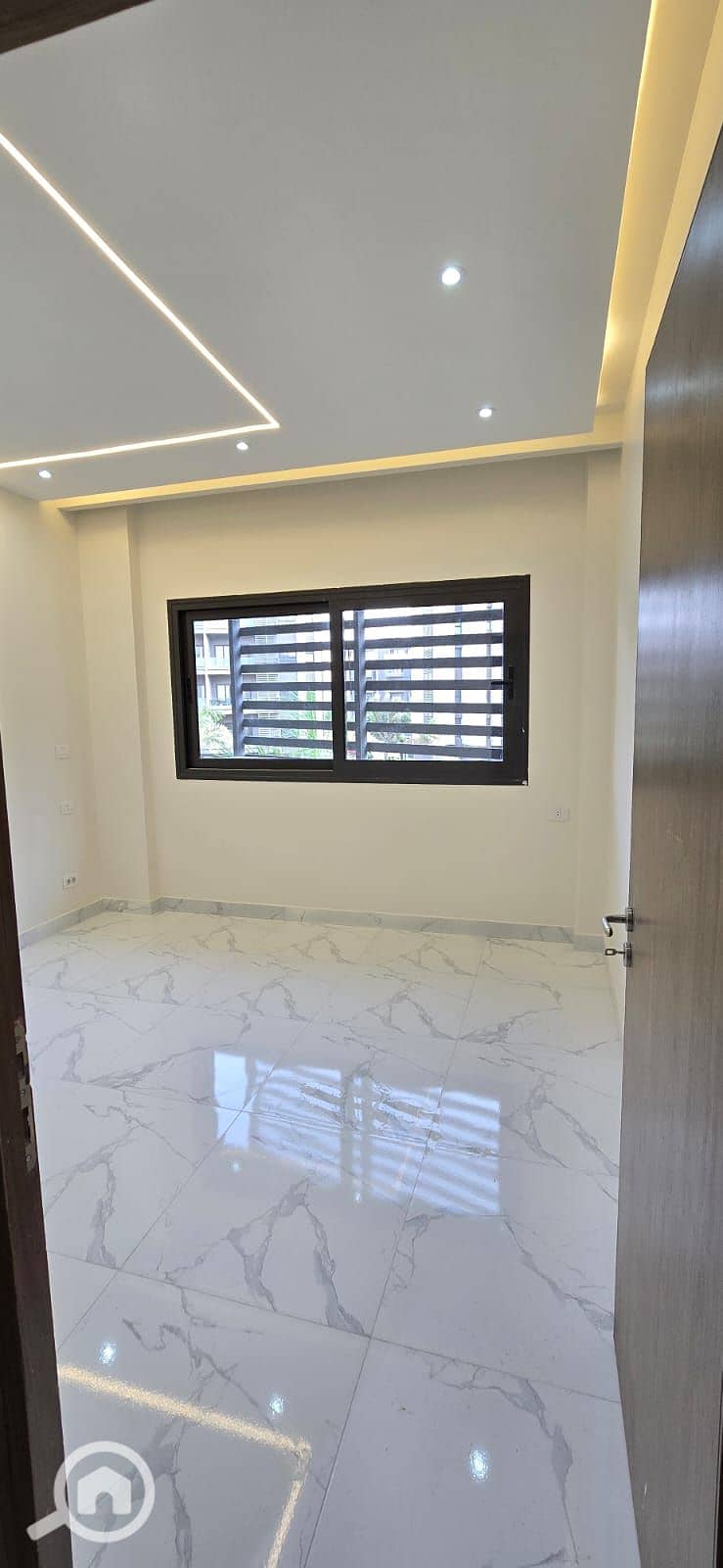 5 41240eb7-bd1d-4344-a0dc-605b2d4d883f. jpg