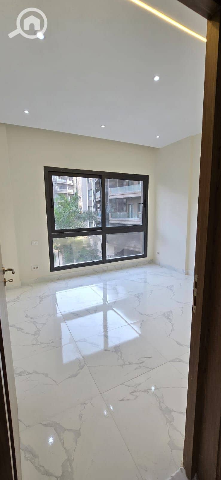 8 8c36cb5d-9a4c-4cb7-915d-bf25bf18c9ae. jpg