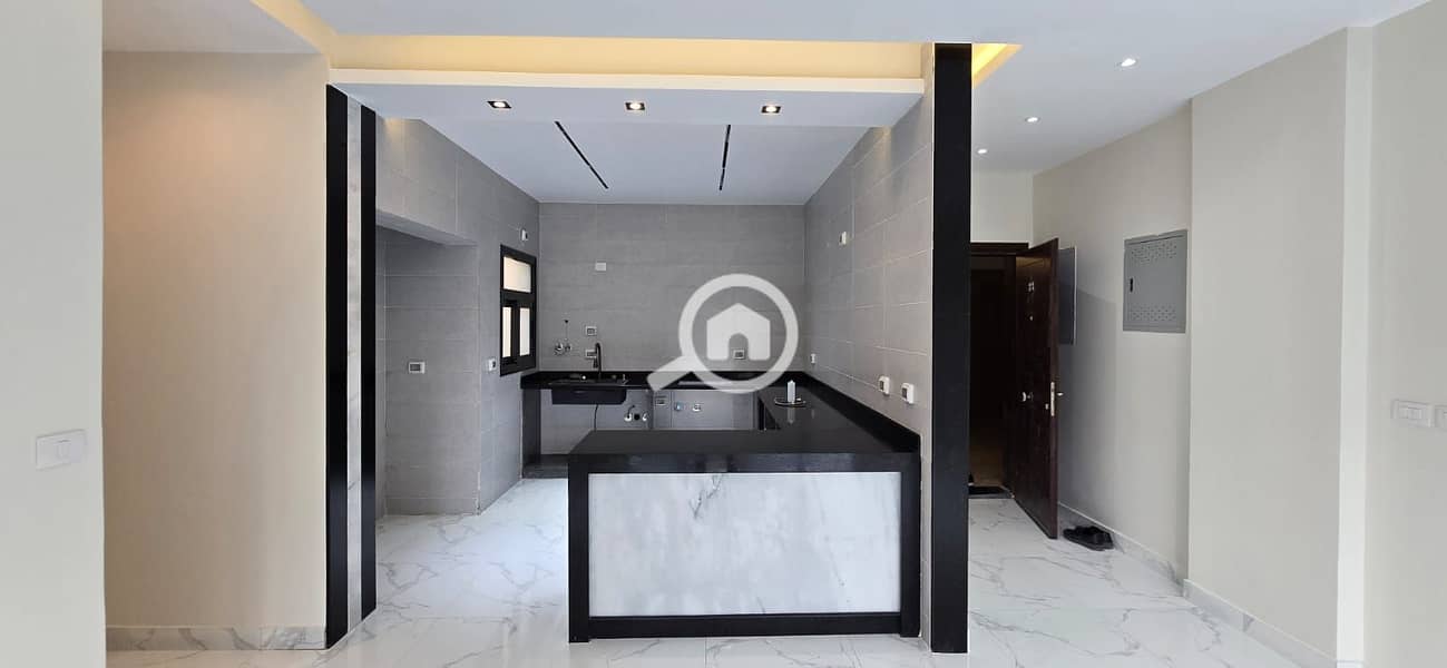 9 d9f2284f-19fe-48ce-a473-be848d72460f. jpg