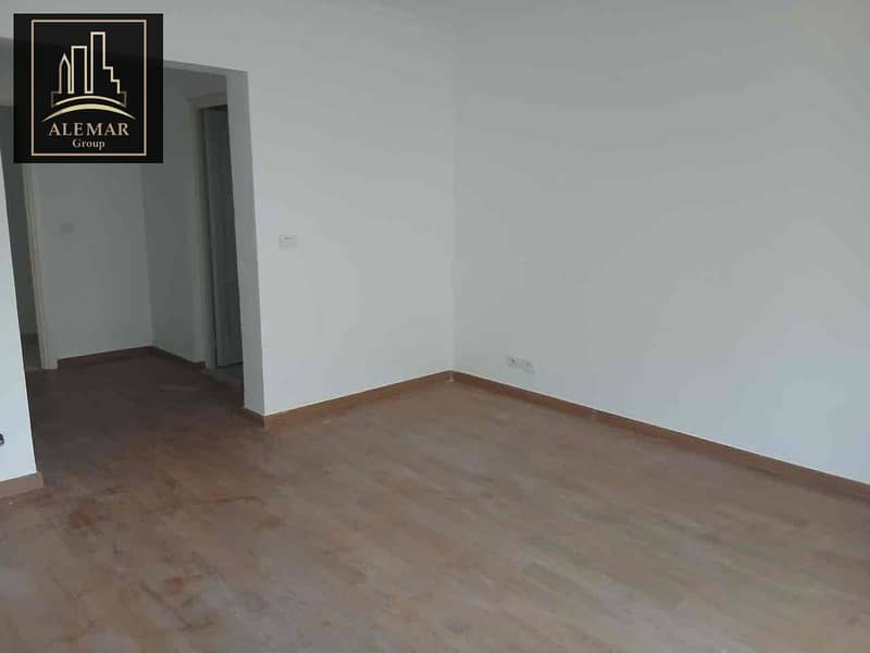 8 f2241615-cb87-427c-9b4f-bde7ec9fe664. jpg