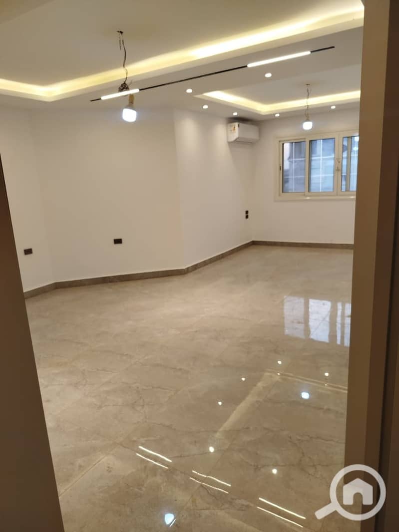 1000649821. jpg 1000649821. jpg