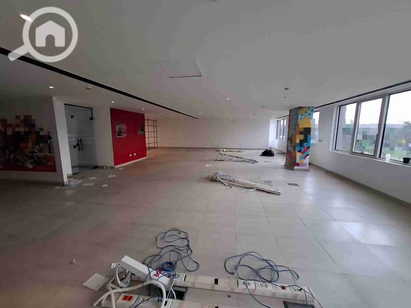 3 FB_IMG_1763421899701. jpg