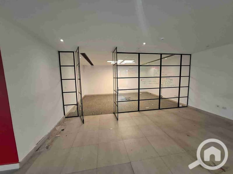 7 FB_IMG_1763421904379. jpg