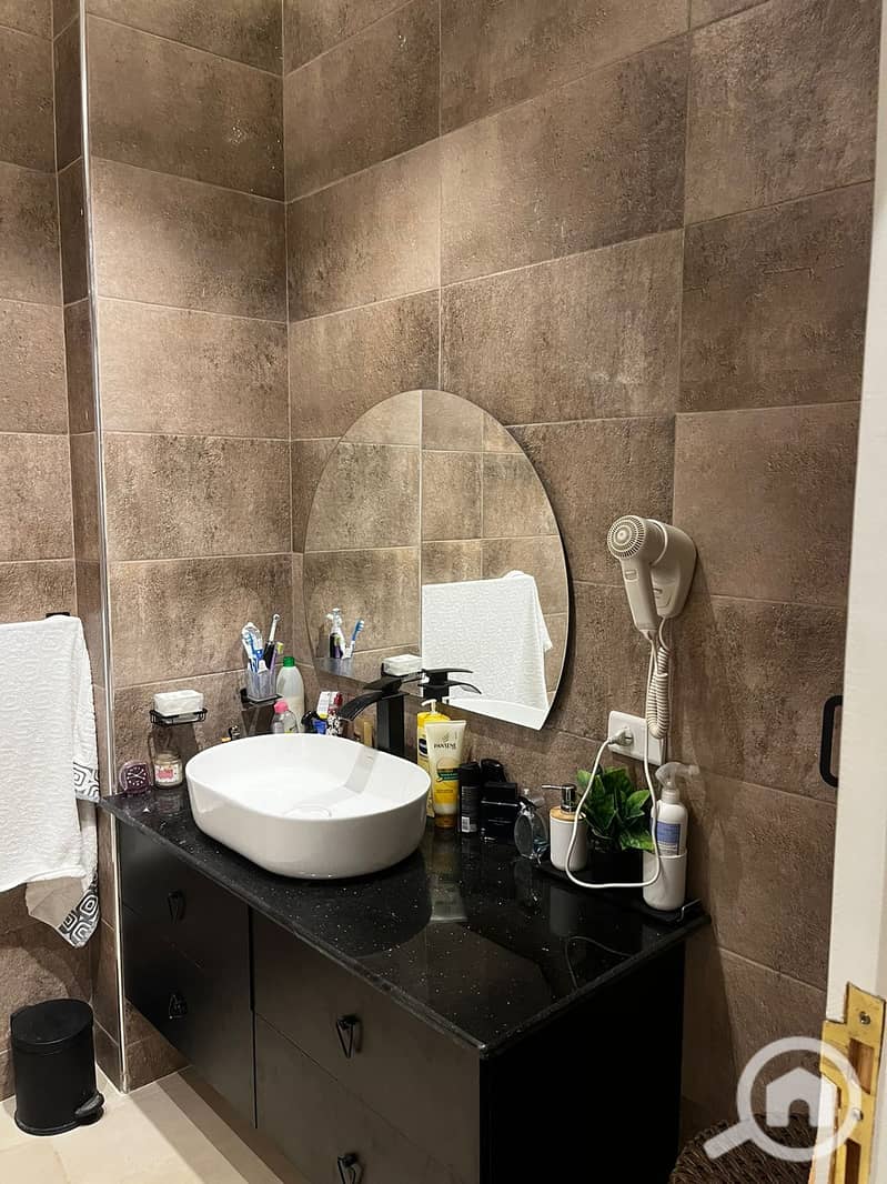 5 WhatsApp Image 2025-11-27 at 22.22. 36_6db18fcc. jpg