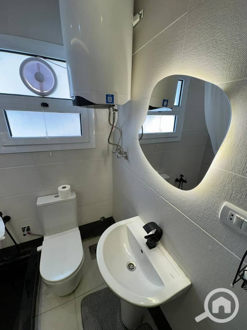 7 9e04233b-8eed-48f6-b3d6-1da5da061b56. jpg