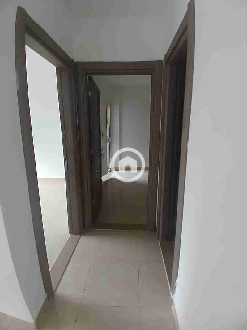 1000511908. jpg 1000511908. jpg