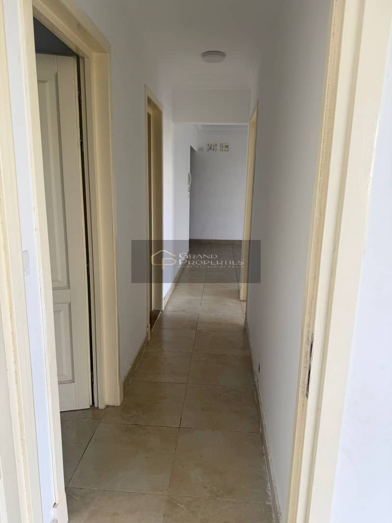 5 8a0c51ff-0181-4634-a711-f1ff761a7bac. jpg