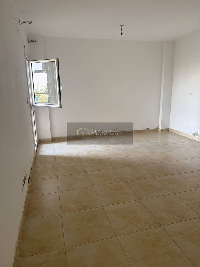 7 57df2803-2d3f-4eb8-a34c-7942058f40e8. jpg