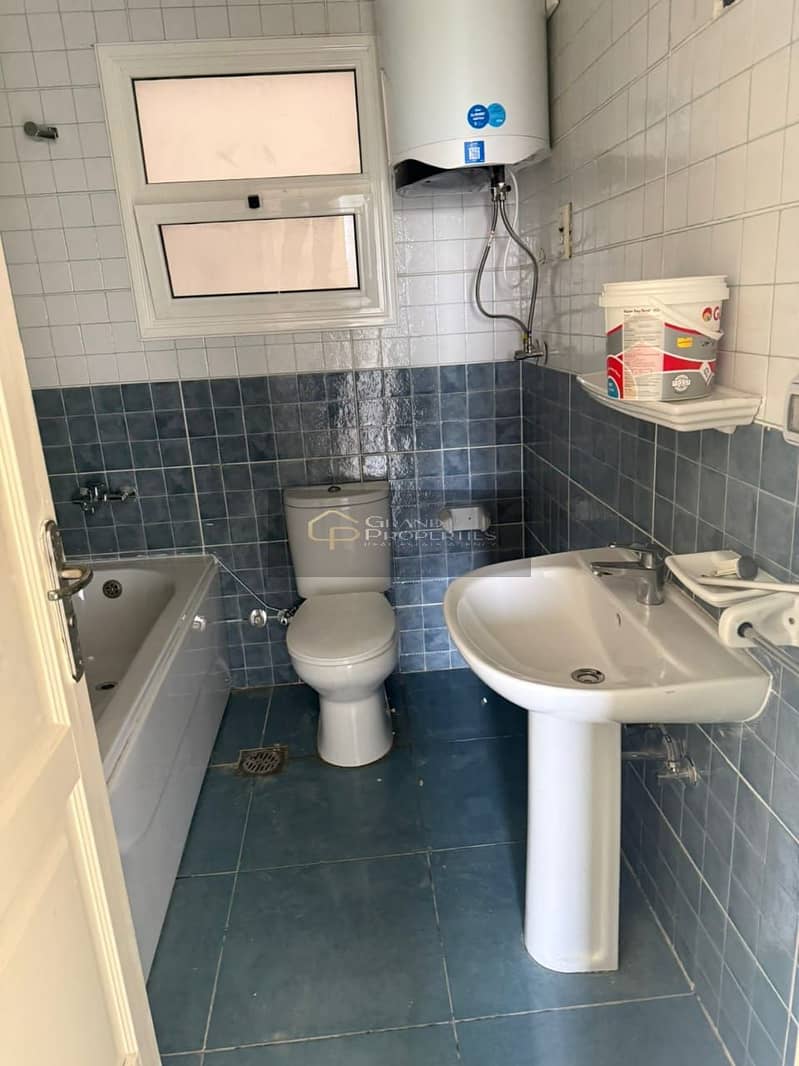 10 df4fa2e4-d201-4cfe-a1ea-bde6d823c668. jpg