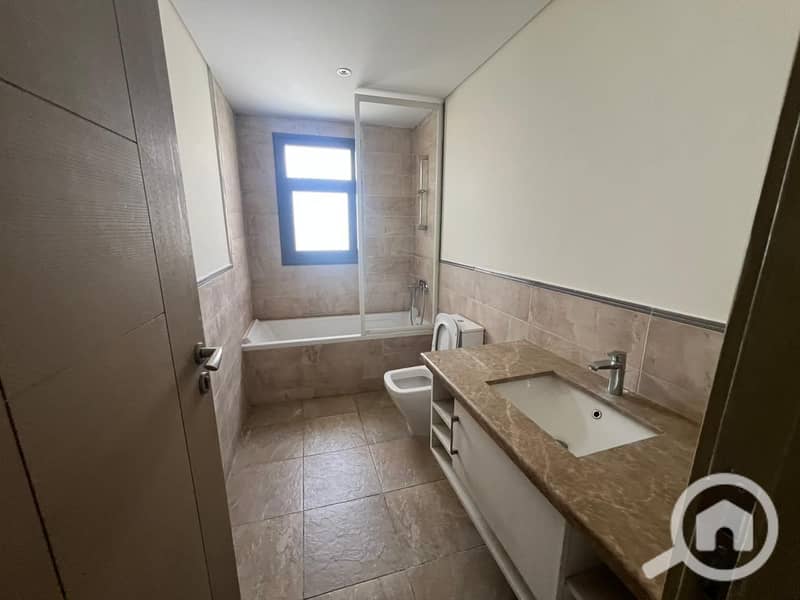 6 ab23bdd0-d6ee-463d-a0e5-b5252a38ed02. jpg