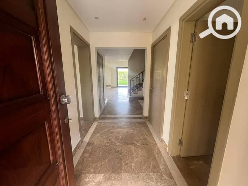 8 b8b686e5-adaf-41cc-b0d7-099b6d8b8993. jpg