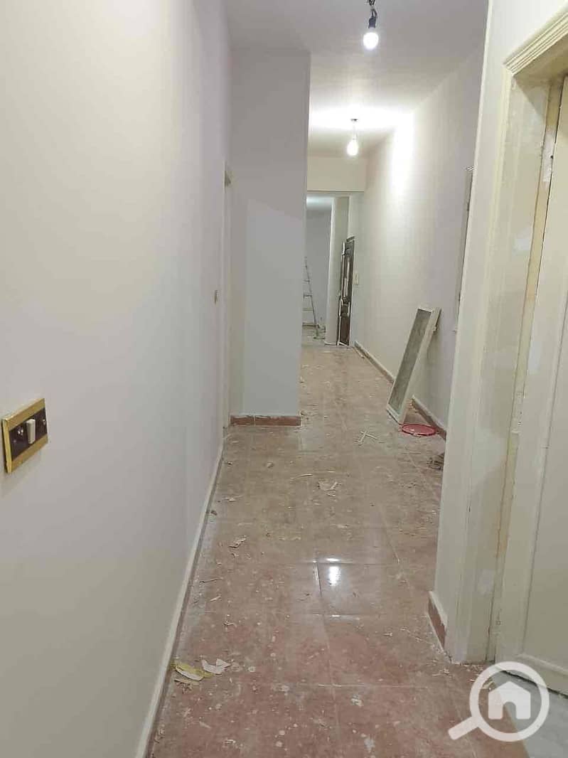 10 708b8525-1ce9-4e69-9d93-3870fcf42b63. jpg